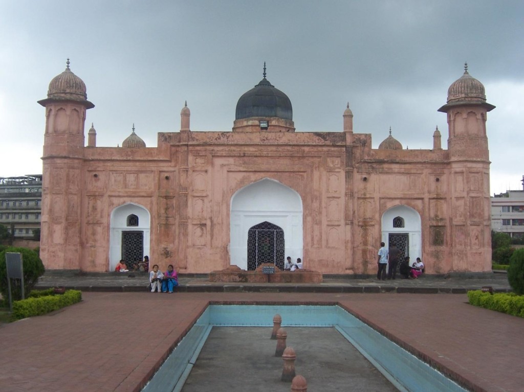 The mausoleum of Bibi Pari, Lalbagh Fort, Dhaka, Bangladesh